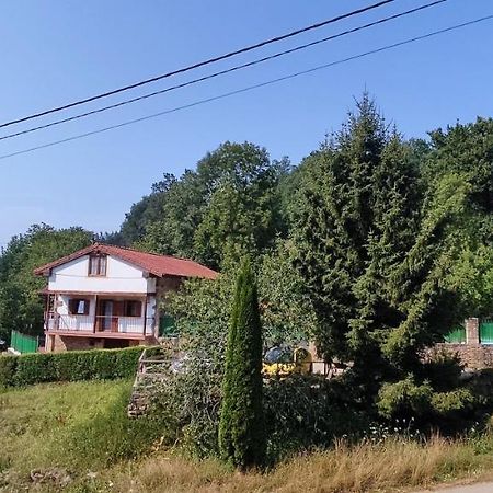 Villamerceditas Rasines Екстериор снимка